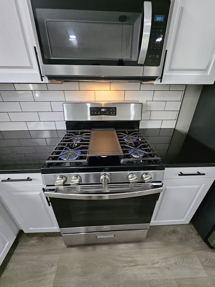 2425 Doctor A J Brown Ave #2425 - Photo 2 of 12