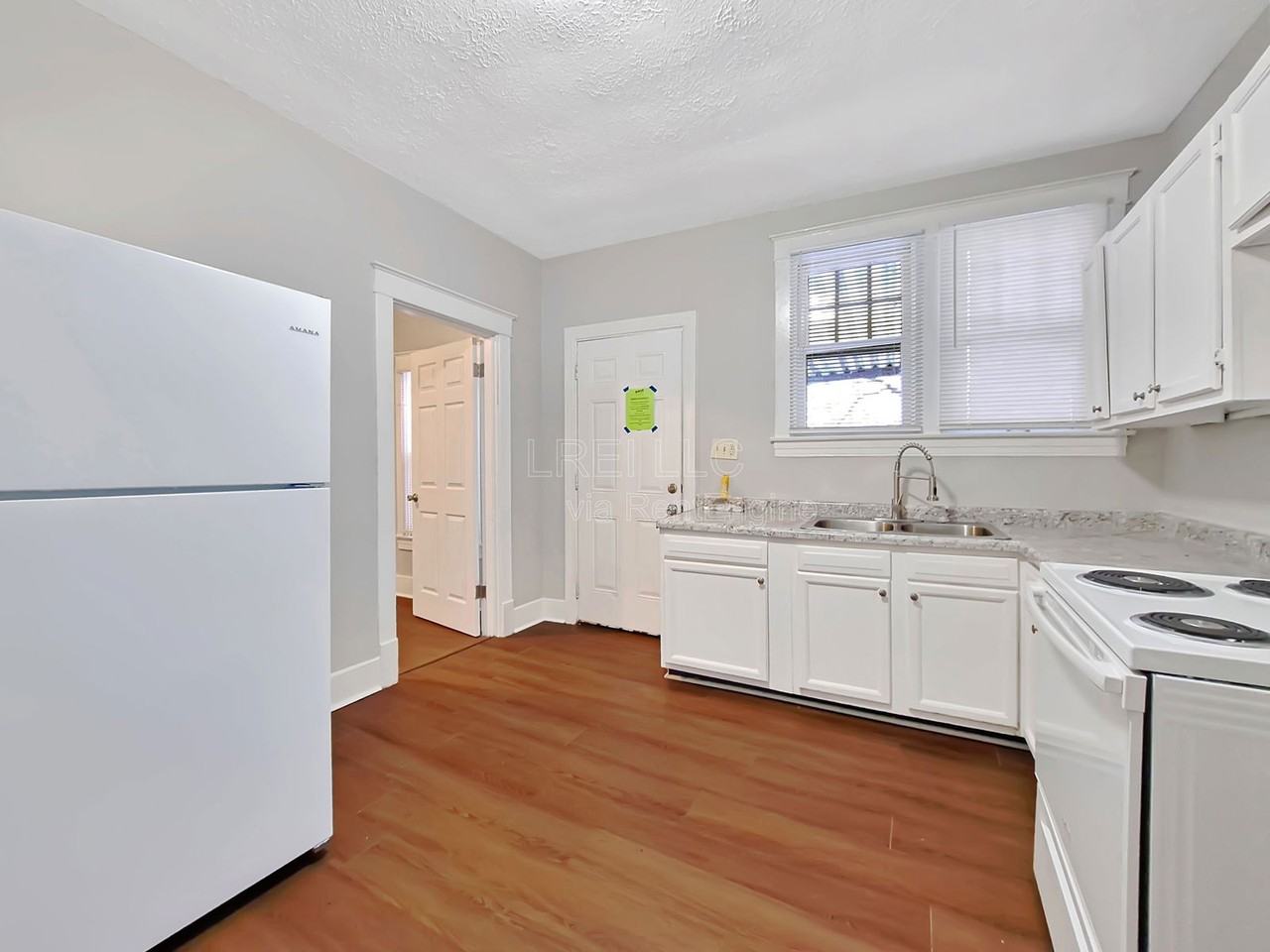 1793 W Lee St - Photo 3 of 15