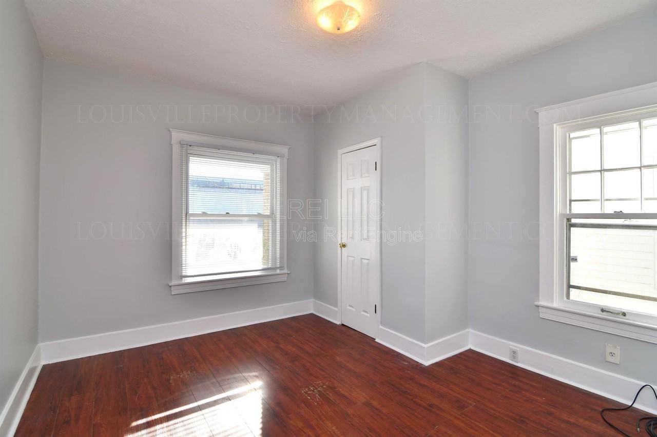 1793 W Lee St - Photo 7 of 15