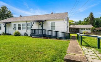 featured image of 742 West Outer Drive #1