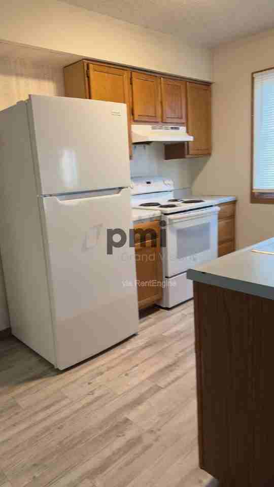 1103 6th Street - Photo 2 of 21