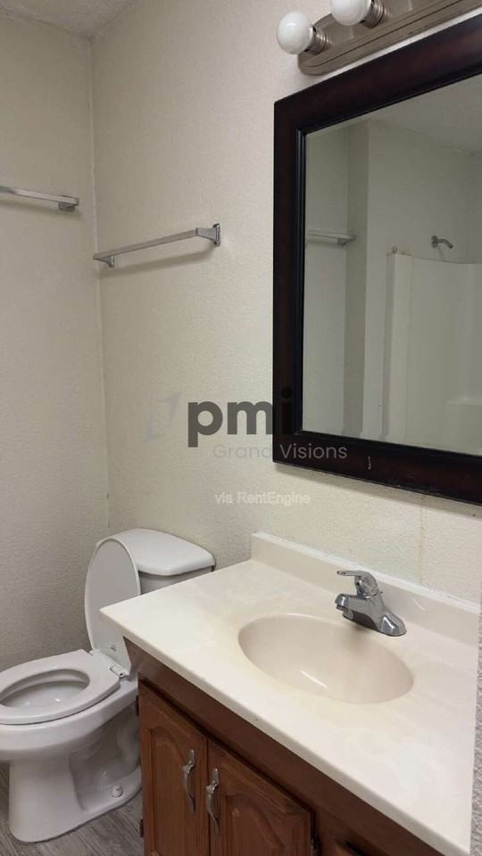 1103 6th Street - Photo 4 of 21