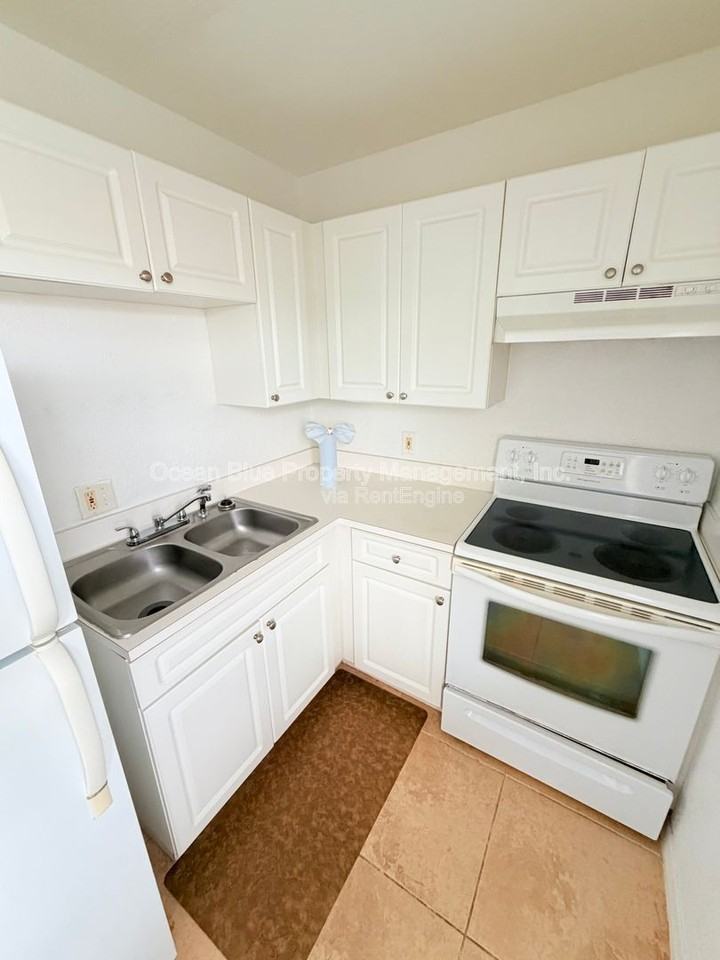 13759 Orange Sunset Drive #202 - Photo 4 of 8