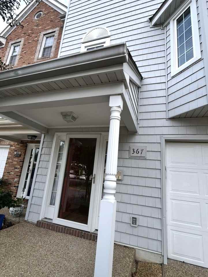 367 Mainsail Dr #23 - Photo 3 of 50