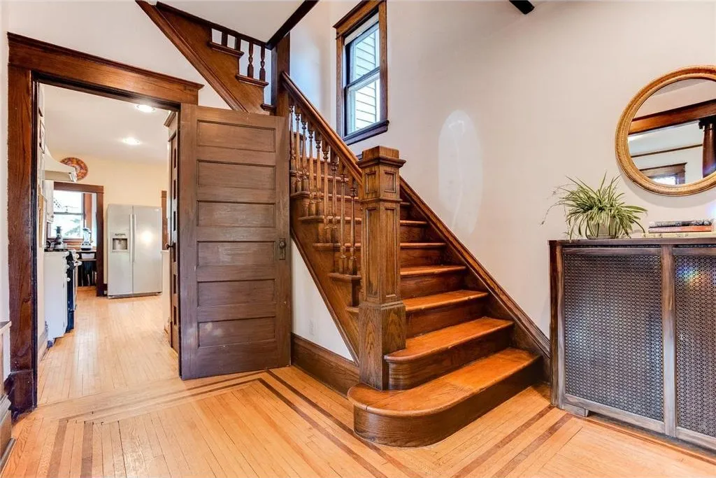 980 East 6th Street #1 - Photo 4 of 29