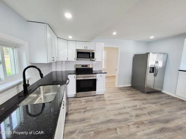 156 Pine St #1 - Photo 2 of 18