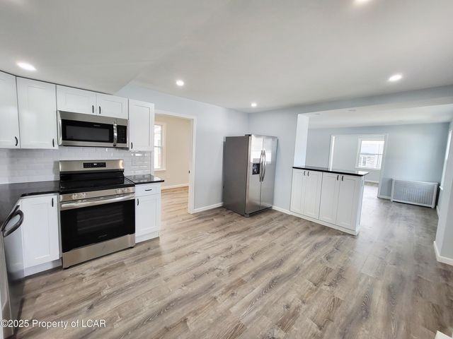 156 Pine St #1 - Photo 4 of 18