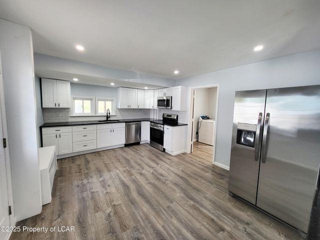 156 Pine St #1 - Photo 5 of 18