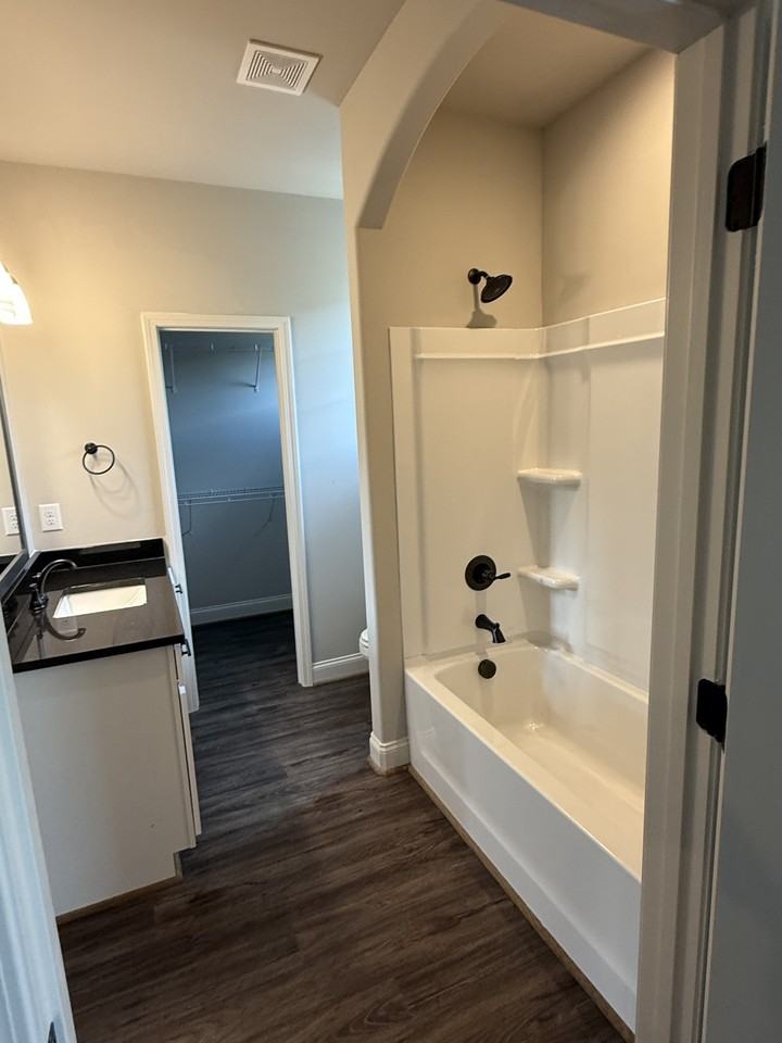 4411 Lennox Pl - Photo 3 of 9