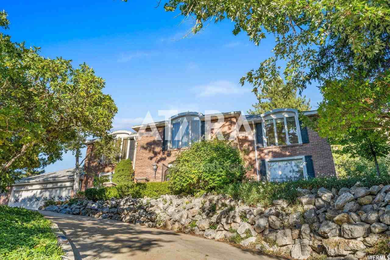 1577 E Tomahawk Dr - Photo 2 of 36