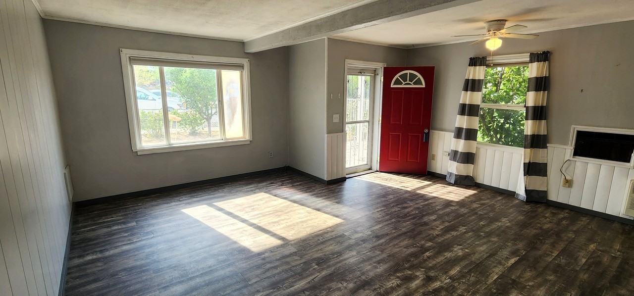 122 Ginkgo St S #1 - Photo 2 of 13