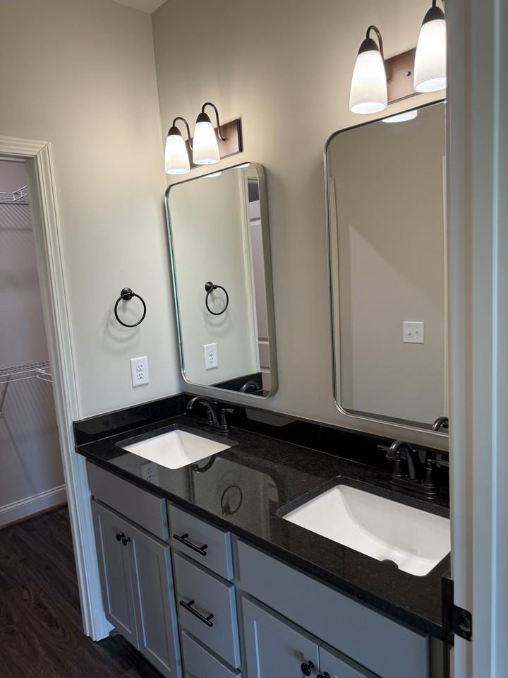 4415 Lennox Place - Photo 3 of 9