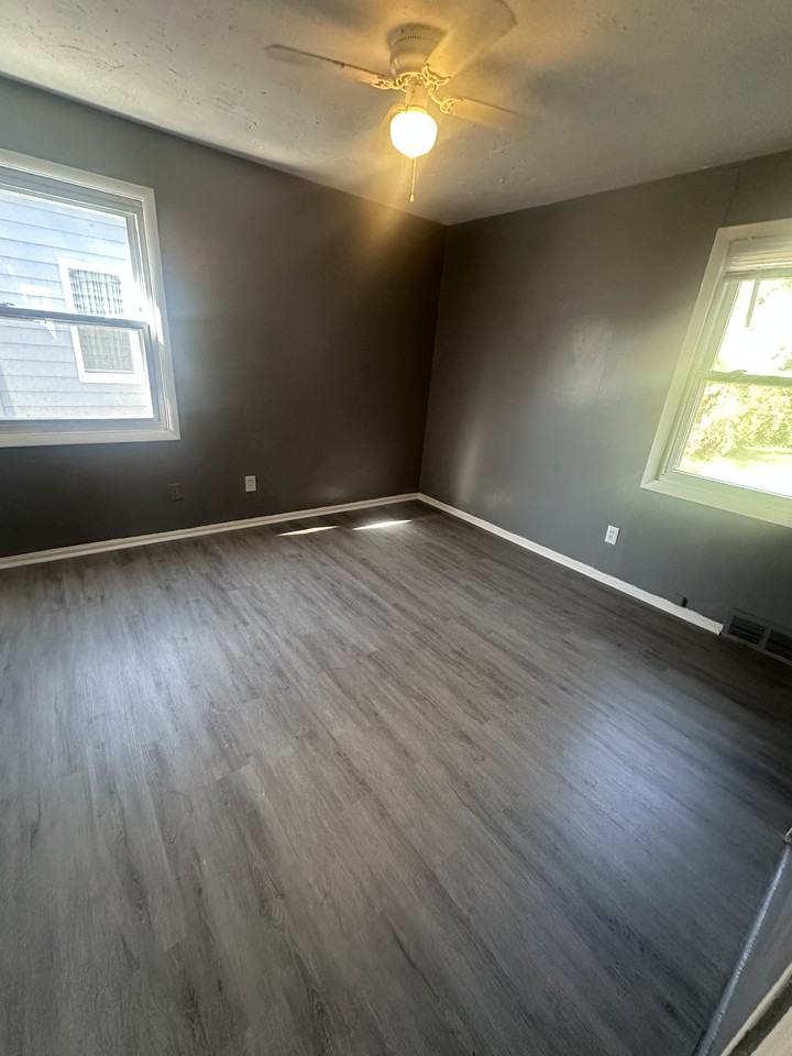 16313 Clearview Ave #1 - Photo 2 of 24