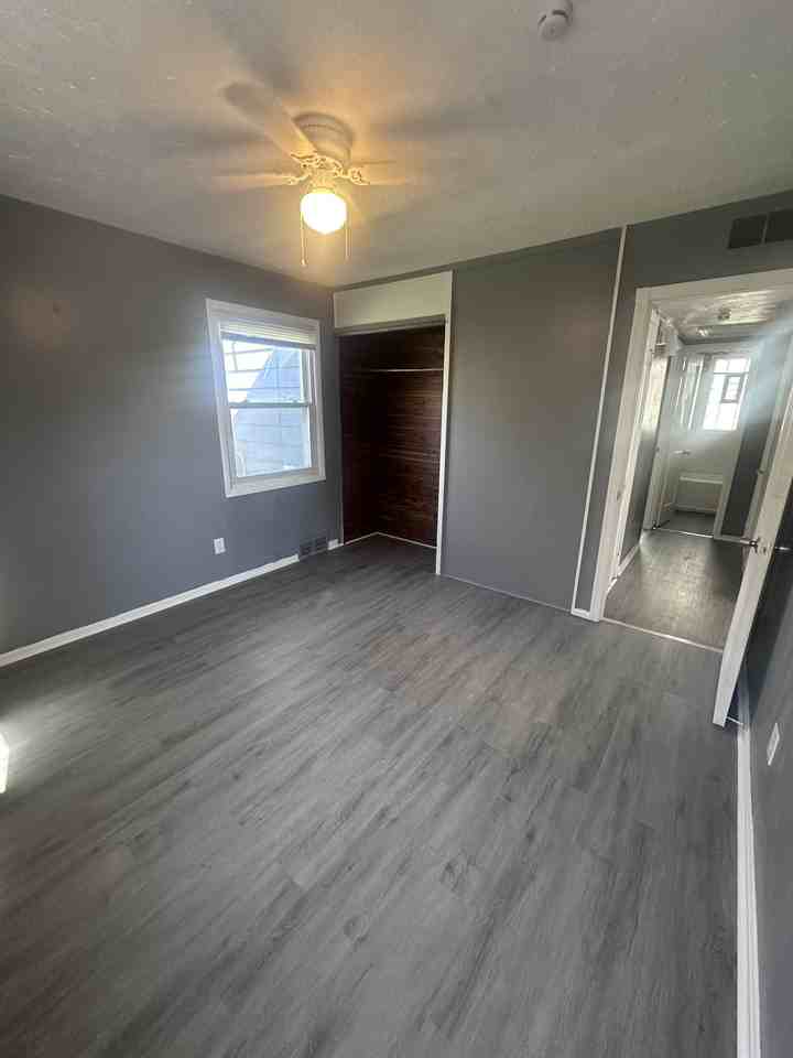 16313 Clearview Ave #1 - Photo 3 of 24