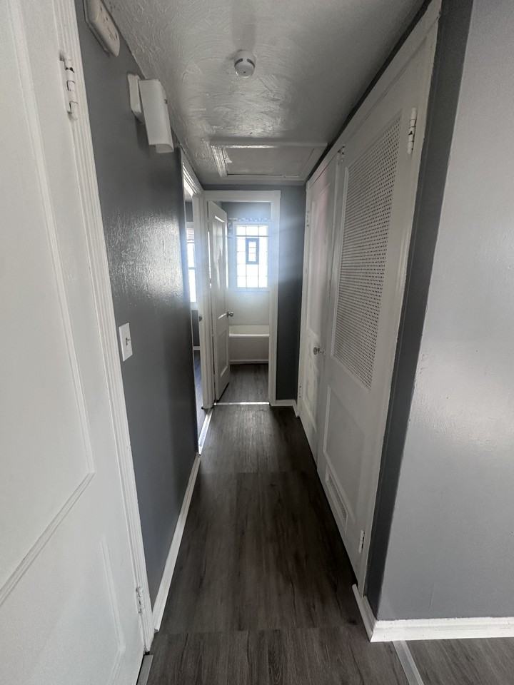 16313 Clearview Ave #1 - Photo 4 of 24