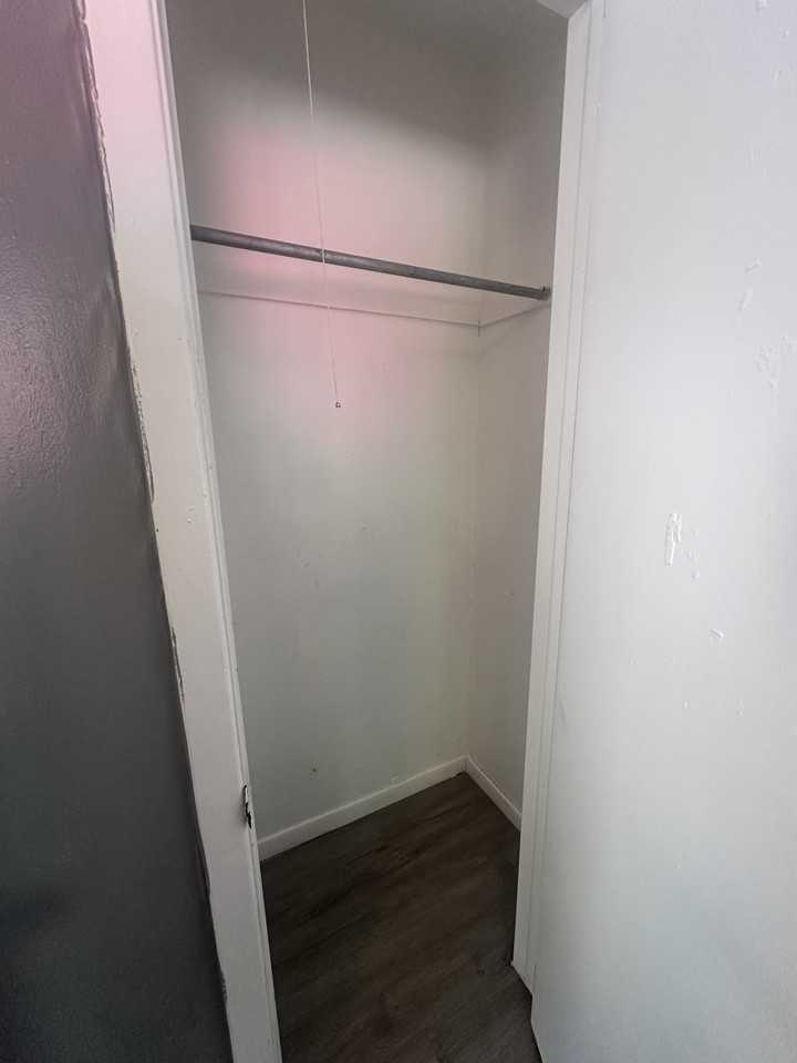 16313 Clearview Ave #1 - Photo 6 of 24