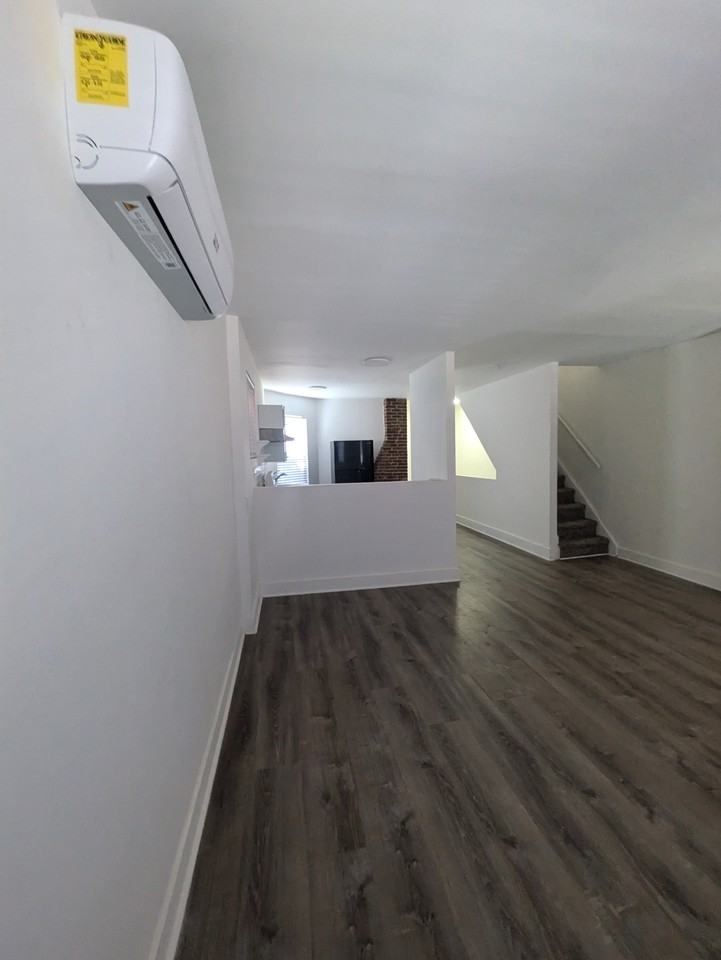 1310 W 7th St #B - Photo 3 of 5