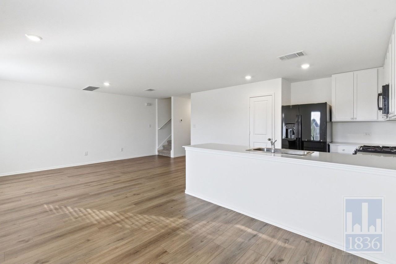 2213 Cyclone Drive - Photo 4 of 50