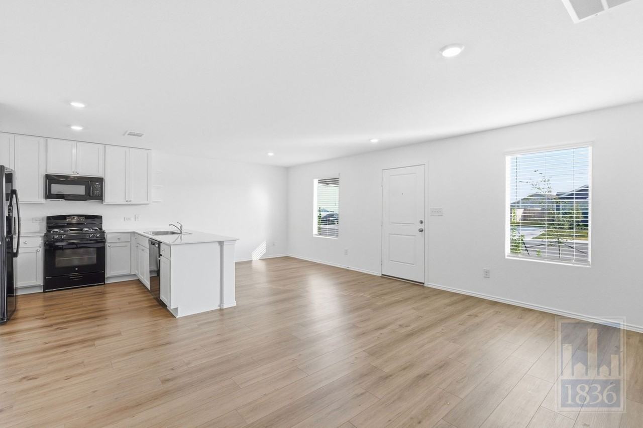 2213 Cyclone Drive - Photo 5 of 50