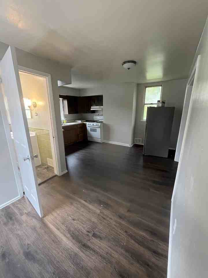 200 Alries St #1 - Photo 3 of 10