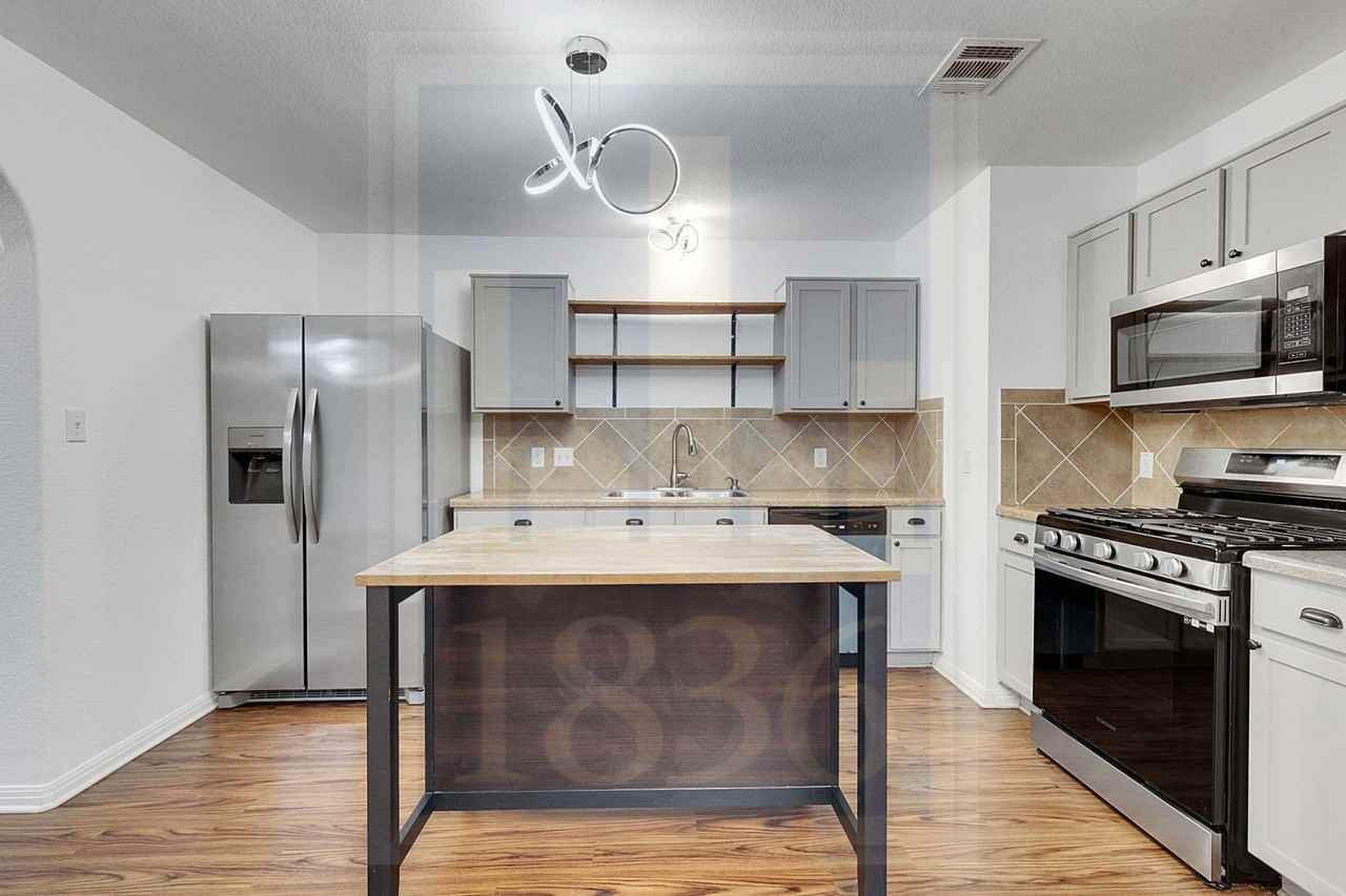 4622 Credo Lane - Photo 5 of 50