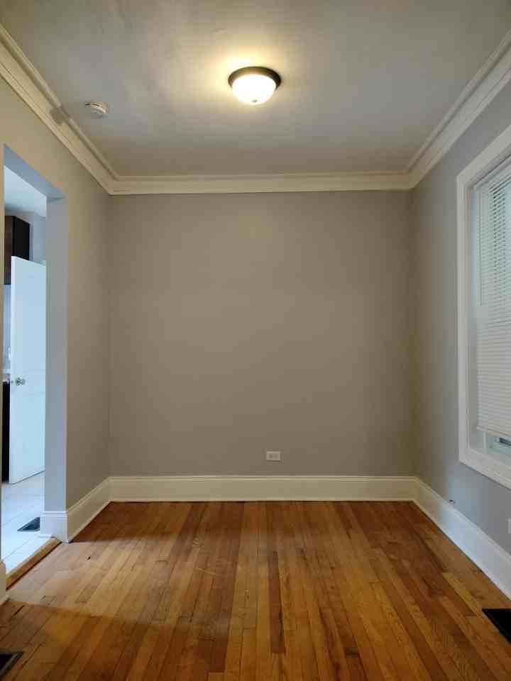 7408 South Eberhart Avenue #1R - Photo 5 of 11