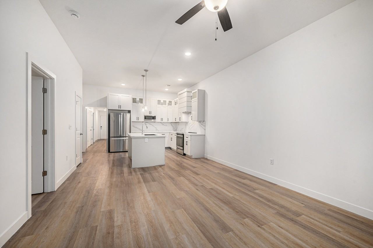 3725 Northwest 93rd Street - Photo 3 of 10