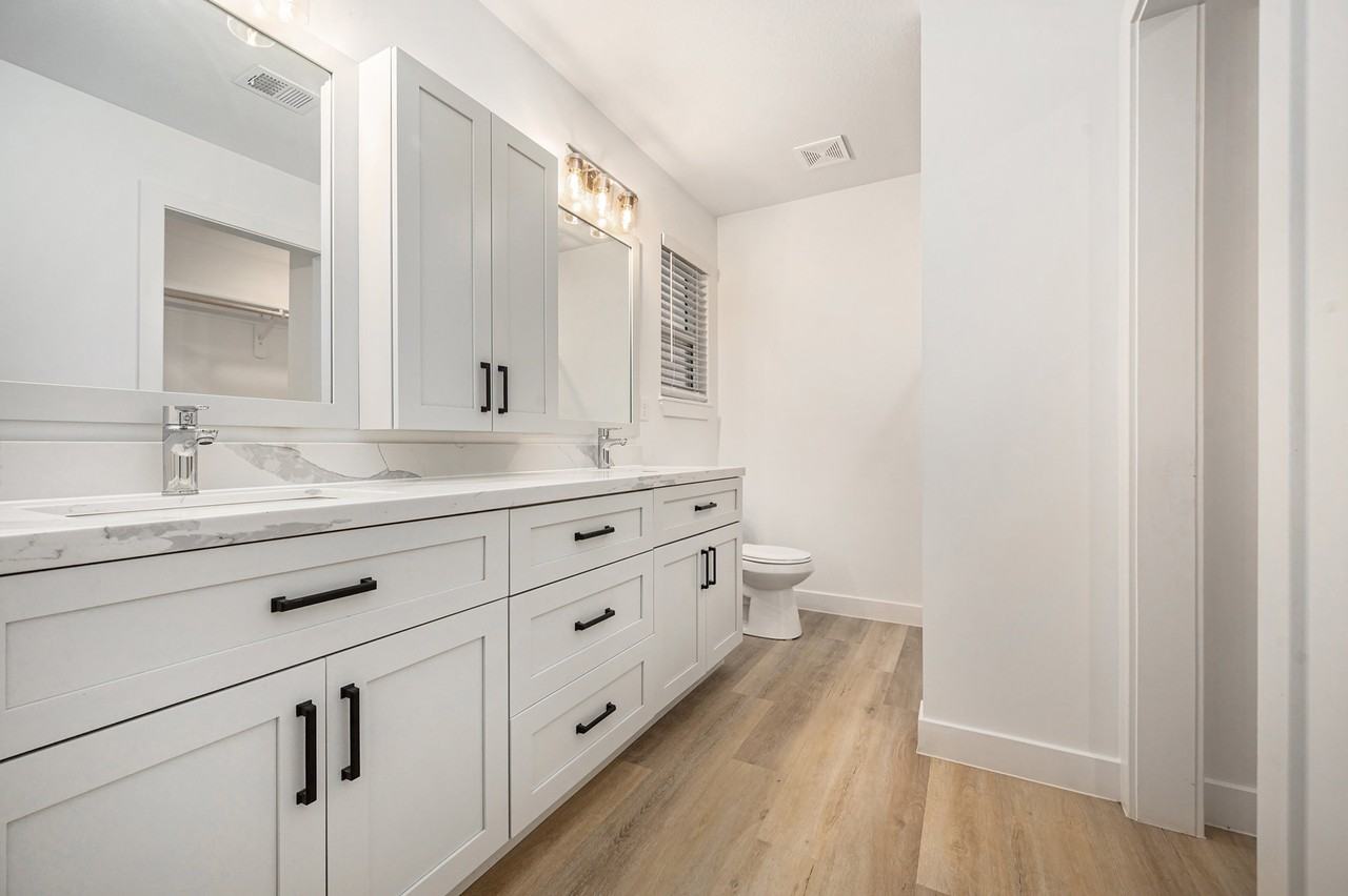 3725 Northwest 93rd Street - Photo 7 of 10