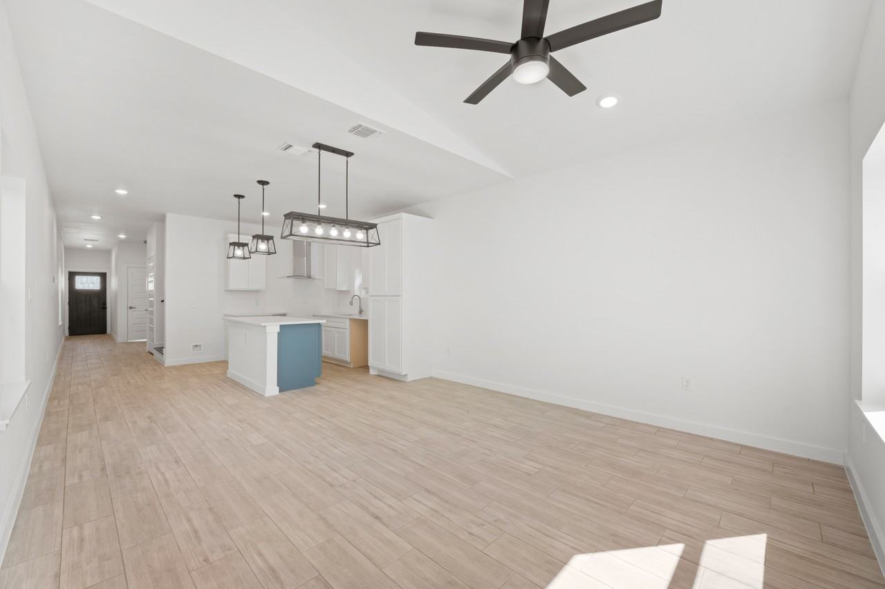 212 Cooper St #1 - Photo 3 of 27