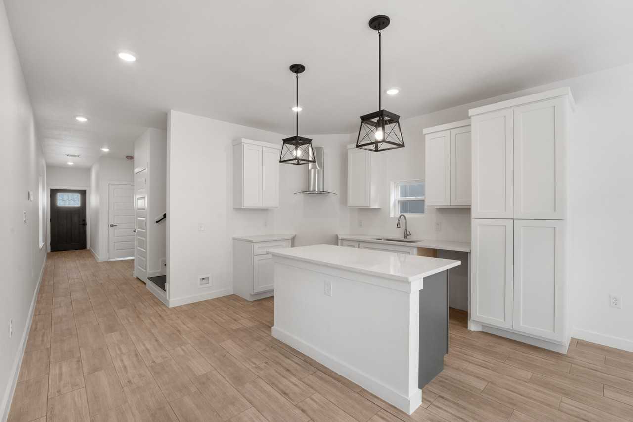 212 Cooper St #1 - Photo 4 of 27