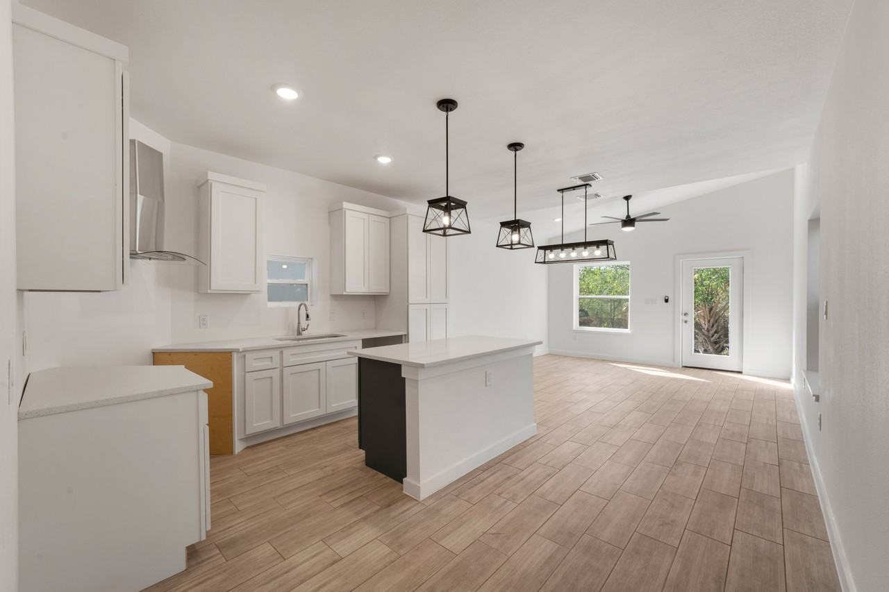 212 Cooper St #1 - Photo 5 of 27