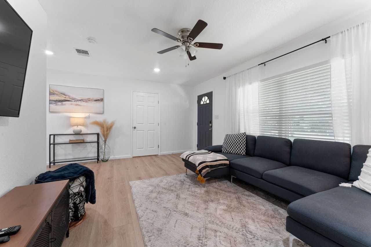 338 Tomrob Dr #1 - Photo 3 of 18