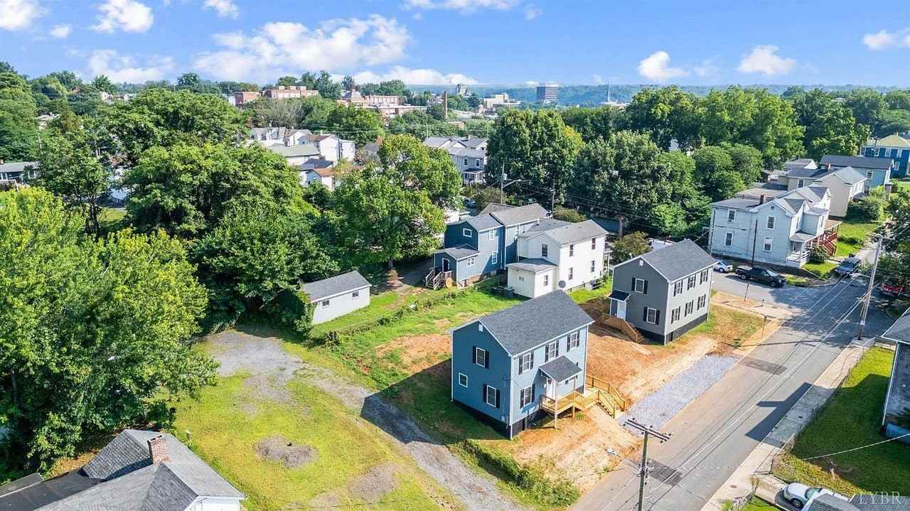 1209 16th Street #1 - Photo 3 of 29