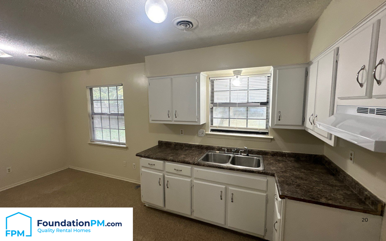 4314 Castle Heights Dr #1 - Photo 3 of 18