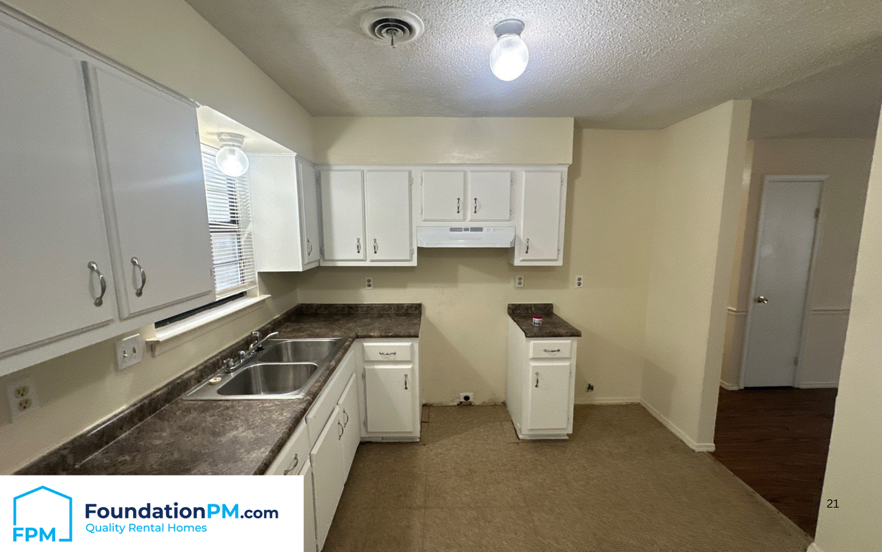 4314 Castle Heights Dr #1 - Photo 4 of 18