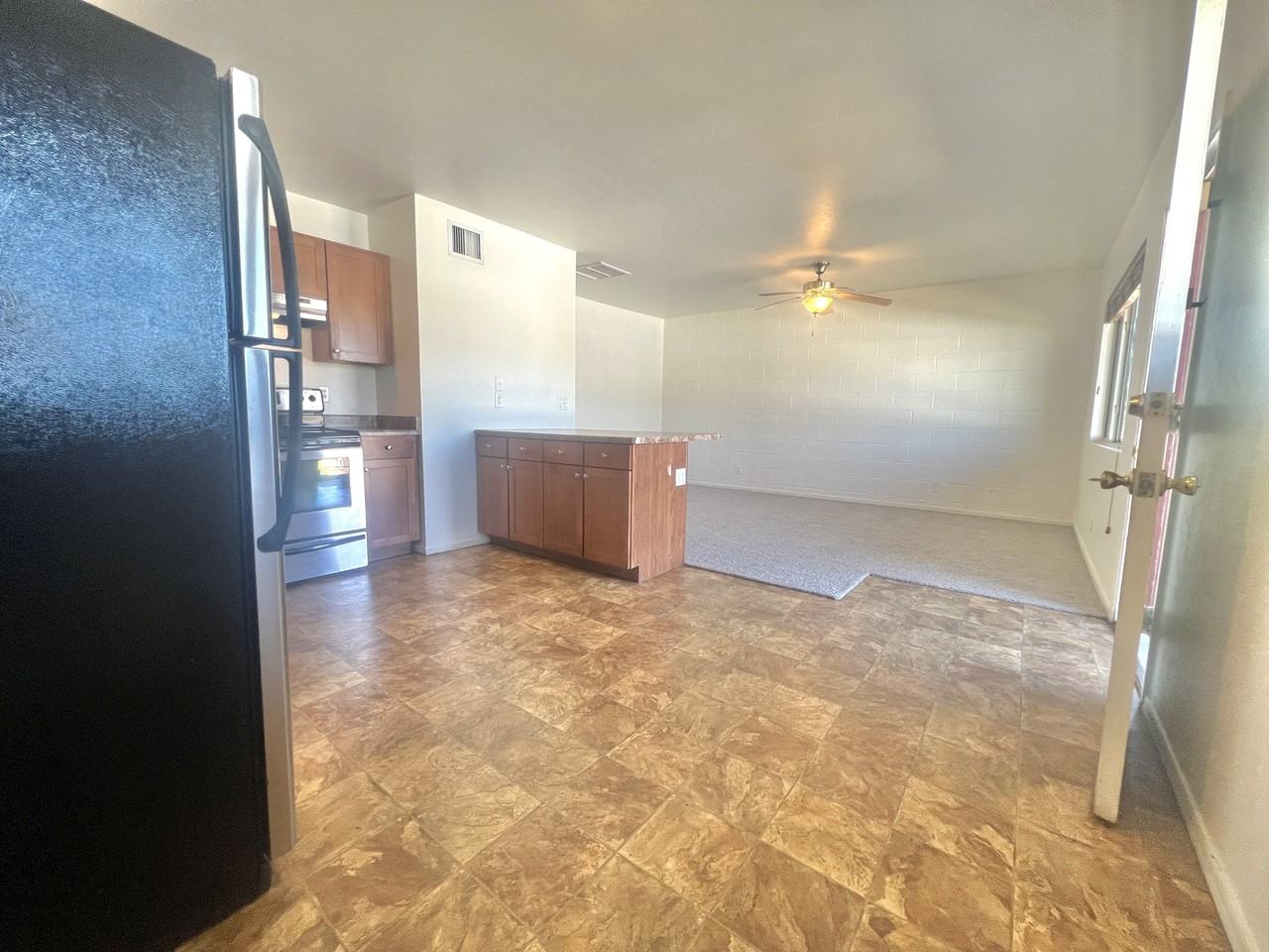 2821 N Columbus Blvd #19 - Photo 5 of 31