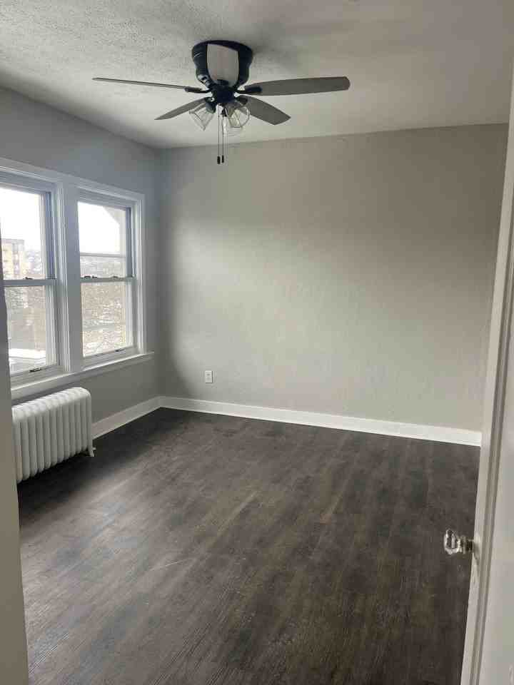 143 Morey Pl #4 - Photo 4 of 8