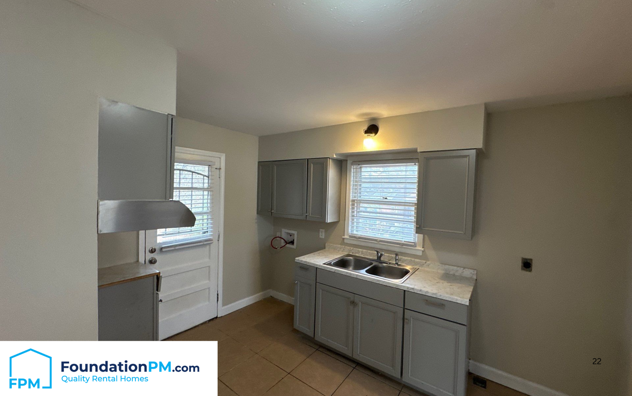 3553 Julia St #1 - Photo 3 of 14