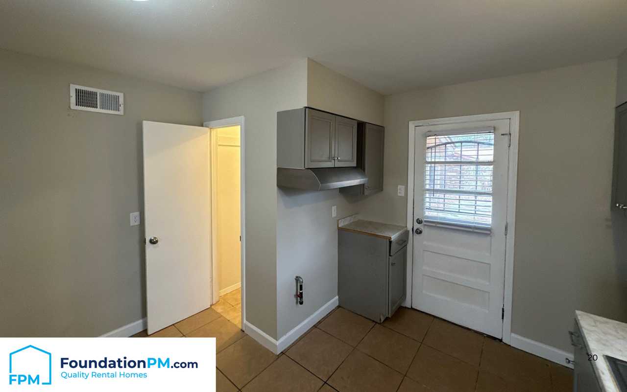 3553 Julia St #1 - Photo 5 of 14