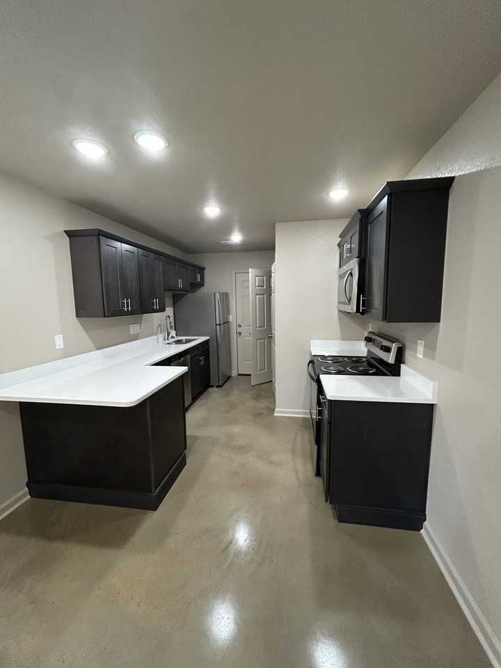 3 3 Lawrence Road 434 - G4 #G4 - Photo 3 of 10