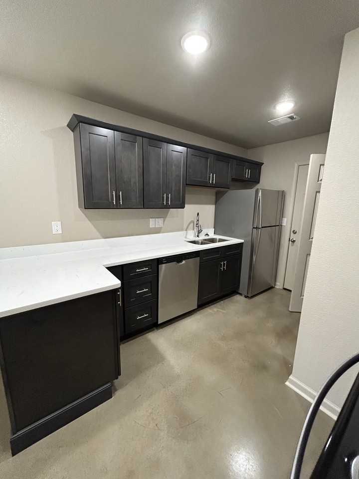 3 3 Lawrence Road 434 - G4 #G4 - Photo 4 of 10