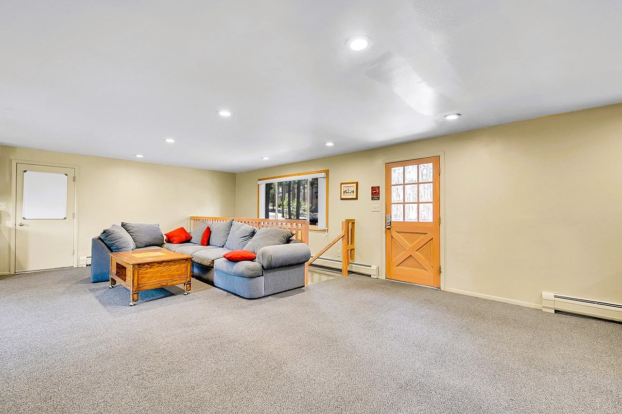 27927 Circle Dr #1 - Photo 3 of 40