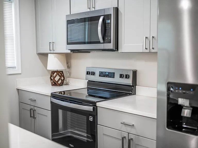 2410 Poplar Street #1 - Photo 6 of 26