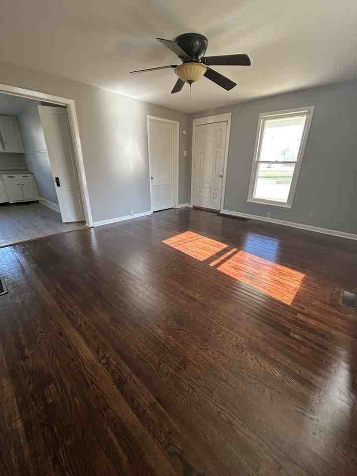 1015 N Main St #1 - Photo 2 of 11