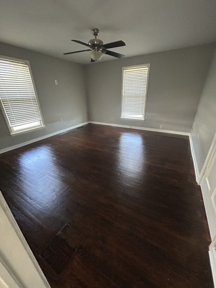 1015 N Main St #1 - Photo 7 of 11