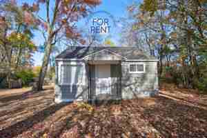 featured image of 2429 Lincoln Manor Dr #1