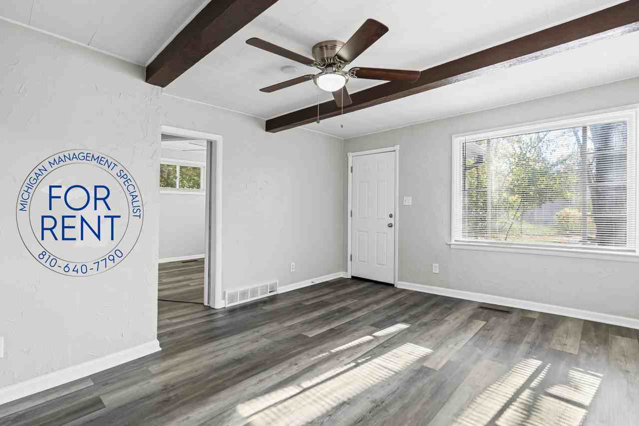 2429 Lincoln Manor Dr #1 - Photo 7 of 40