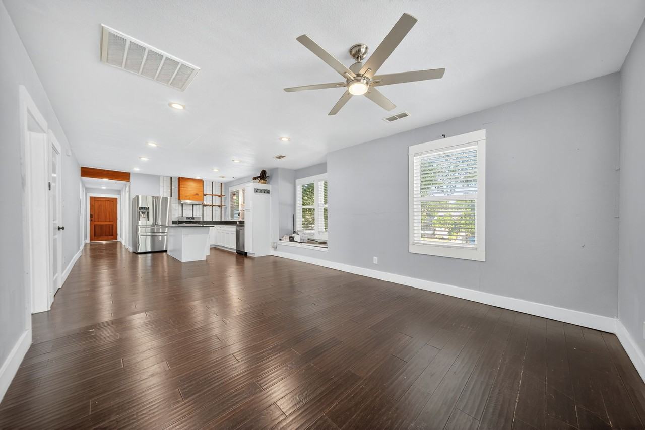 1225 Michigan Ave #1 - Photo 5 of 28