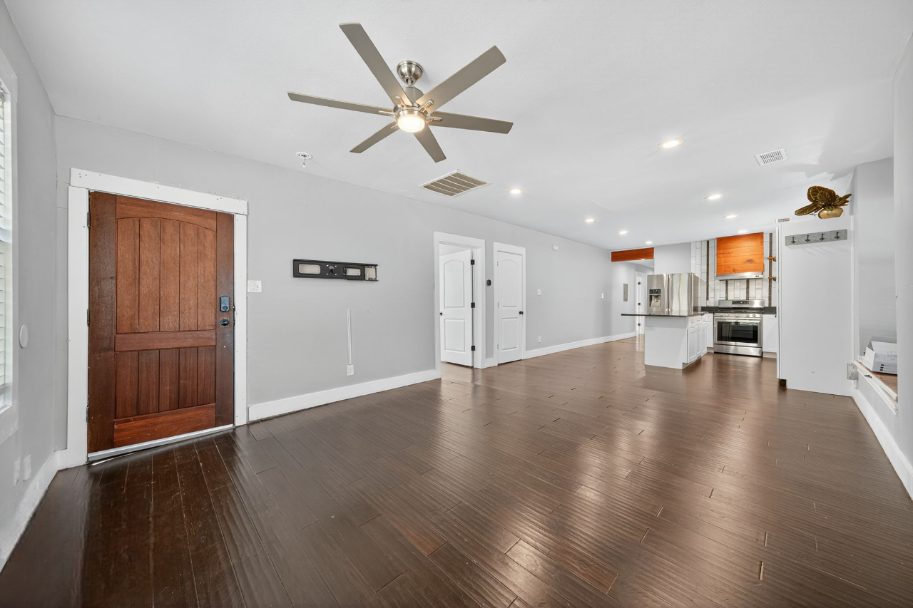 1225 Michigan Ave #1 - Photo 6 of 28