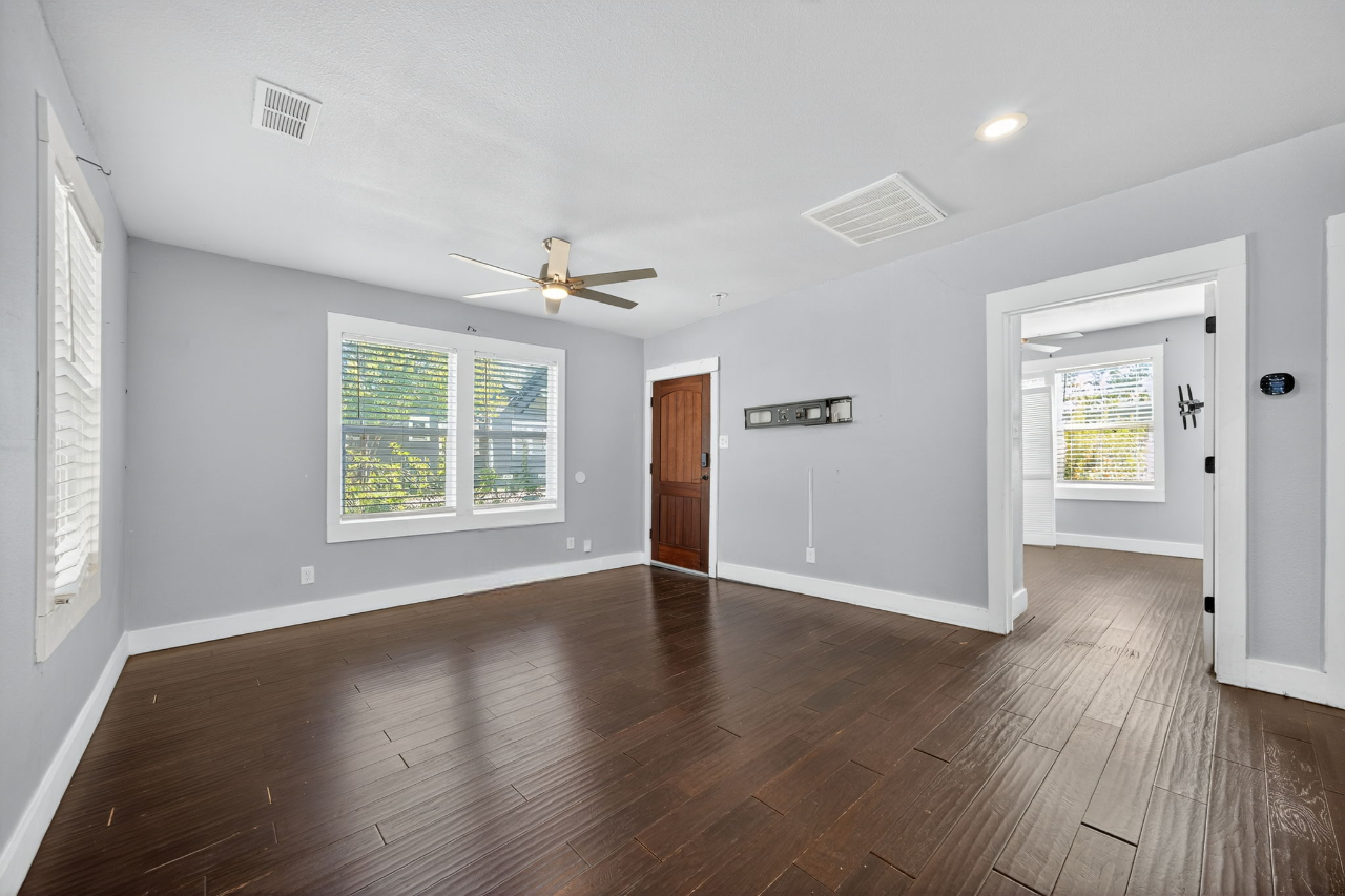 1225 Michigan Ave #1 - Photo 7 of 28